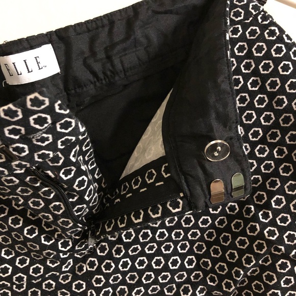 Elle black/white print shorts. - Picture 4 of 6